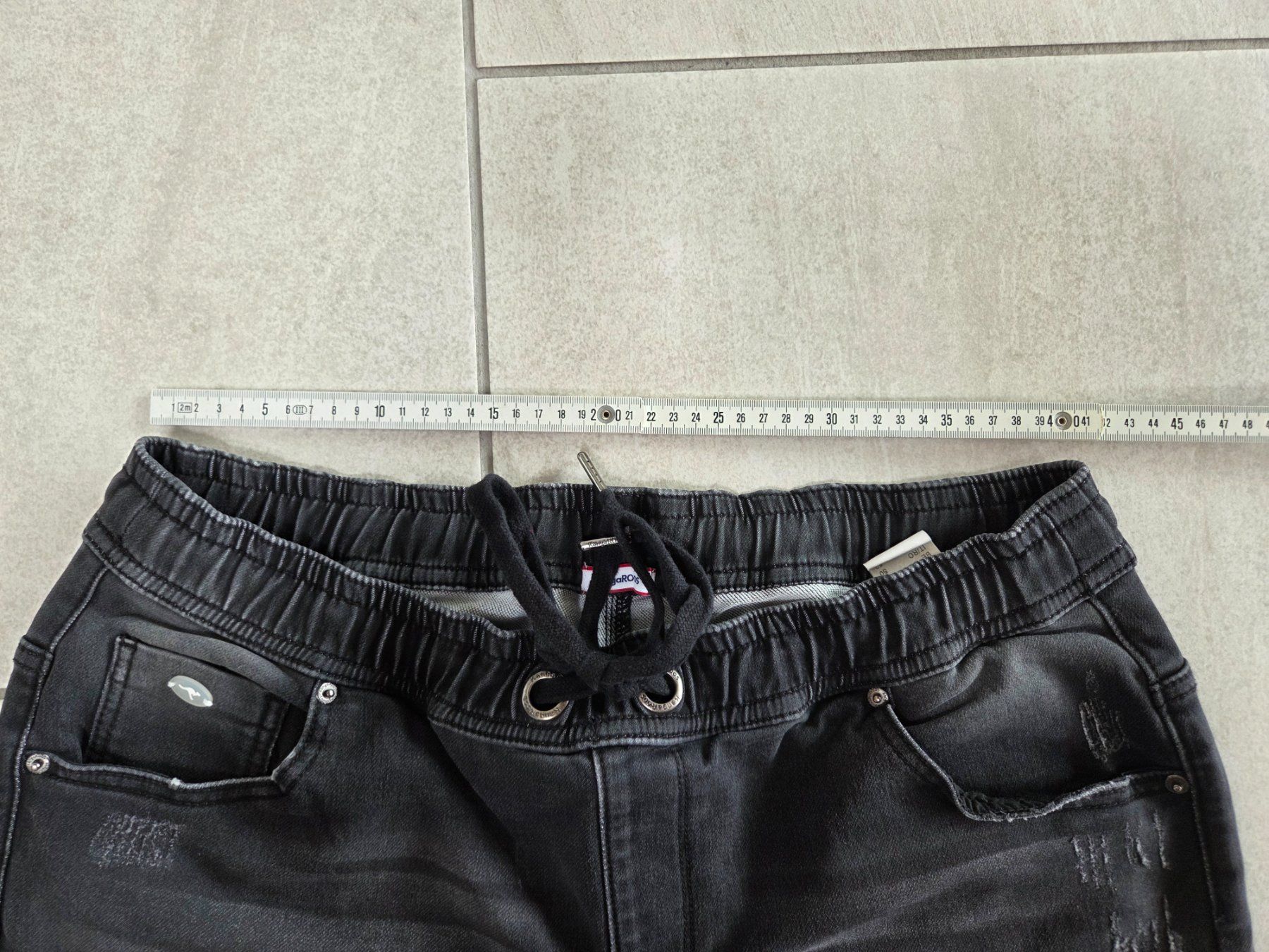 Jeans: Kangaroos Caprijeans, Grösse 44, grau – Usato da Hirschthal venduto da toronto-raptors82 3