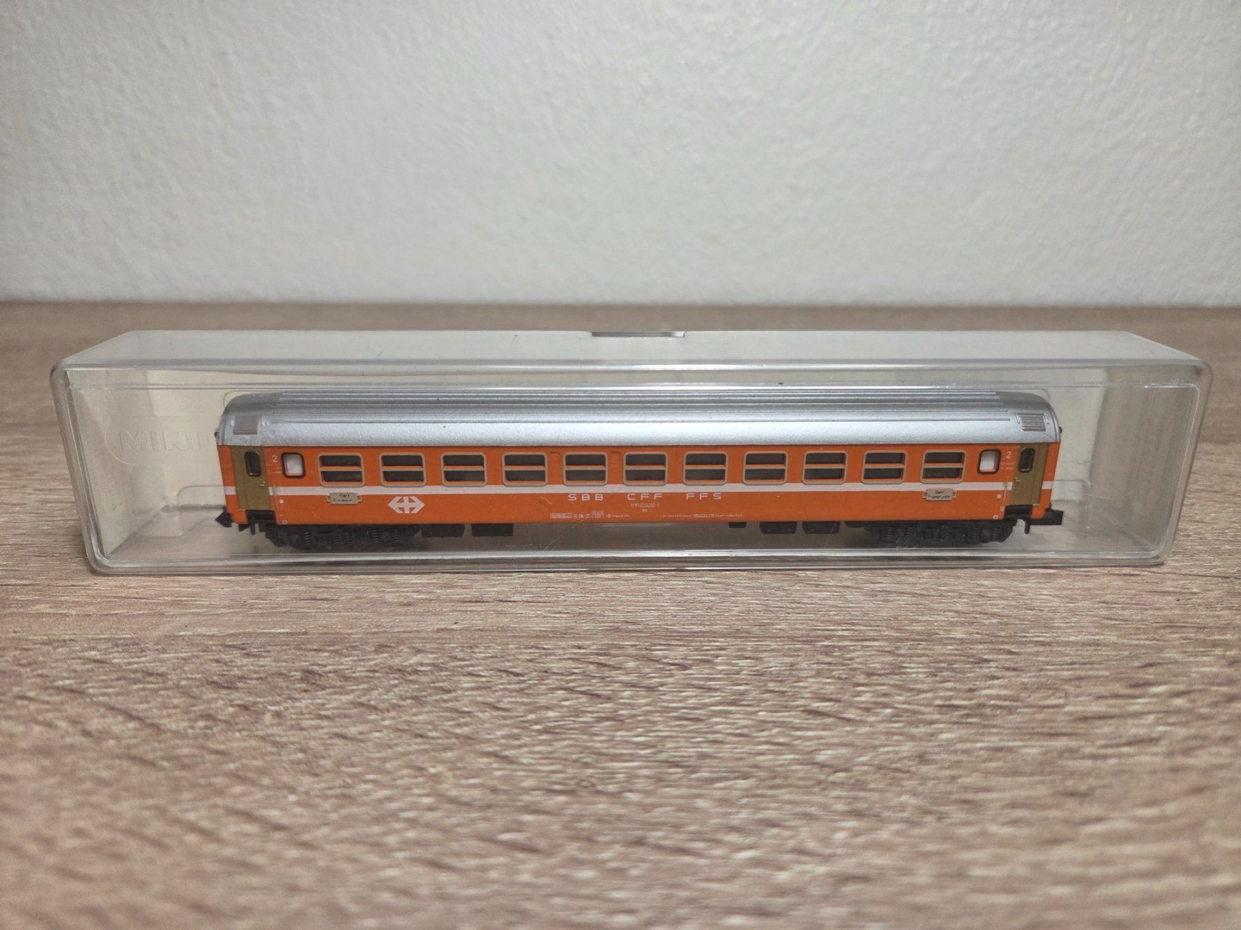 Trix Modellini di ferrovie: Minitrix 3070 Personenwagen 2.Kl SBB H0 – Usato da St-Aubin-Sauges venduto da Lo_Go 3