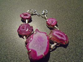 Armband silberfarbig, Steine pink/weiss, verschiedene Formen