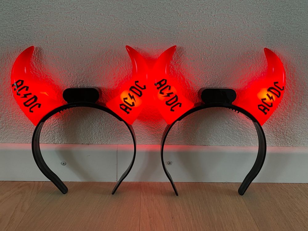 AC/DC Hörner Haarreifen (2 Stk.) (Gebraucht) in Schlieren für CHF 5 ...