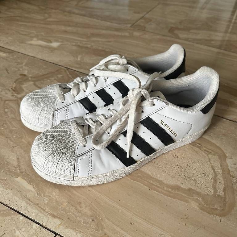 Scarpe da uomo: Adidas Superstar 42 – Usato da Allschwil venduto da puc_x5z7