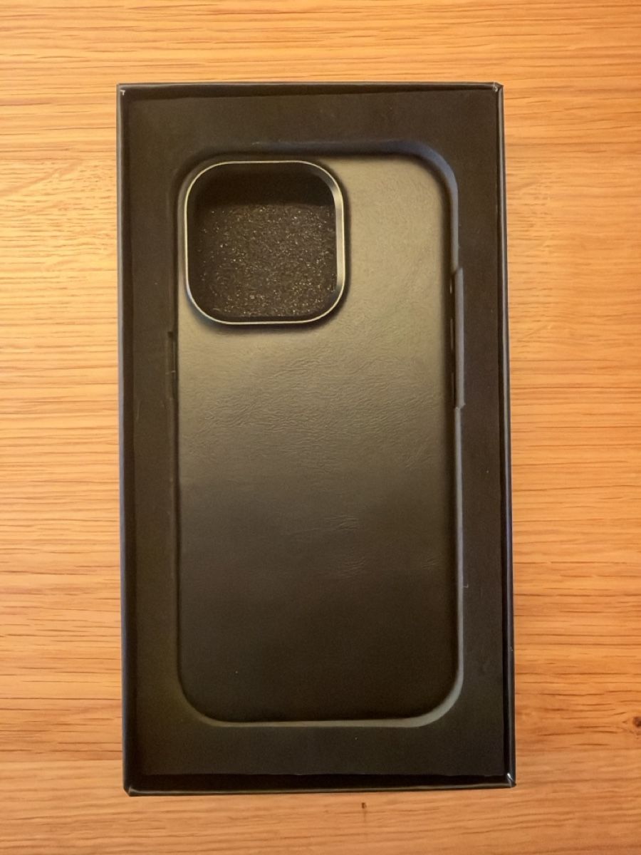 Covers & Schutzfolien: Lederhülle iPhone 16 Pro – Neu (gemäss Beschreibung) aus Wolfhalden von fabote
