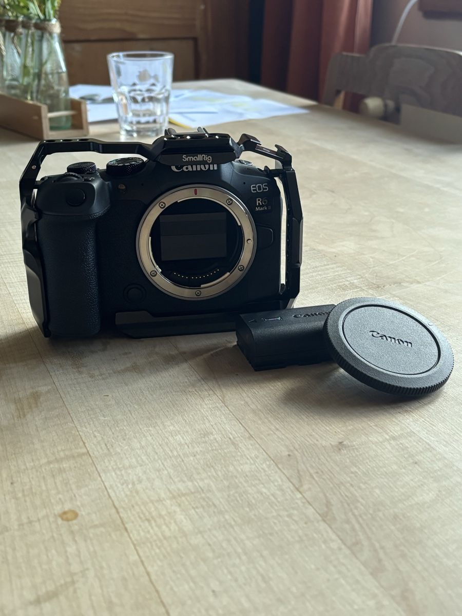 Canon Appareil photo: Canon EOS R6 Mark II Body mit Cage – Neuf (Voir description) à Ins par man_5rjt 2