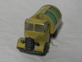 DINKY TOYS  BEDFORD MÜLLWAGEN  BESPIELT  MIT FENSTER