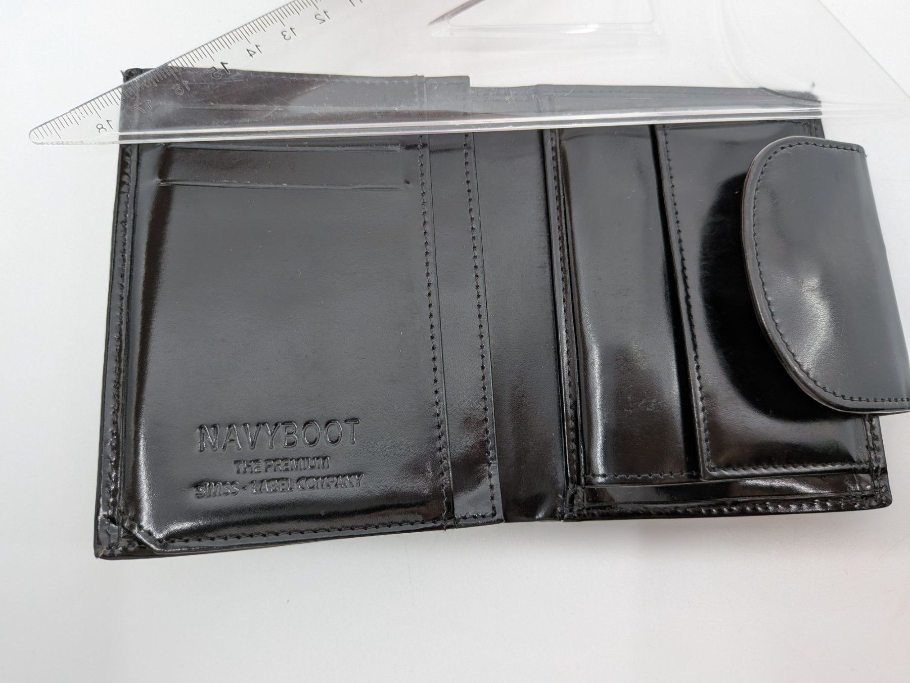 Navyboot Portamonete: Navyboot Portemonnaie Leder schwarz – Usato da Emmen venduto da magelan 1