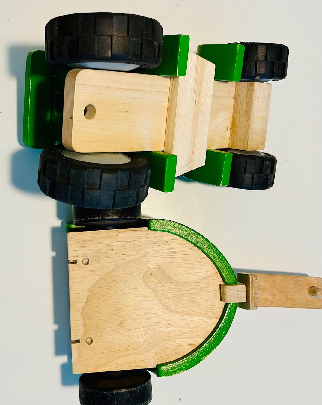 Plantoys Jouets: Holztraktor mit Anhänger – D'occasion à Riedholz par Abendsonne 9