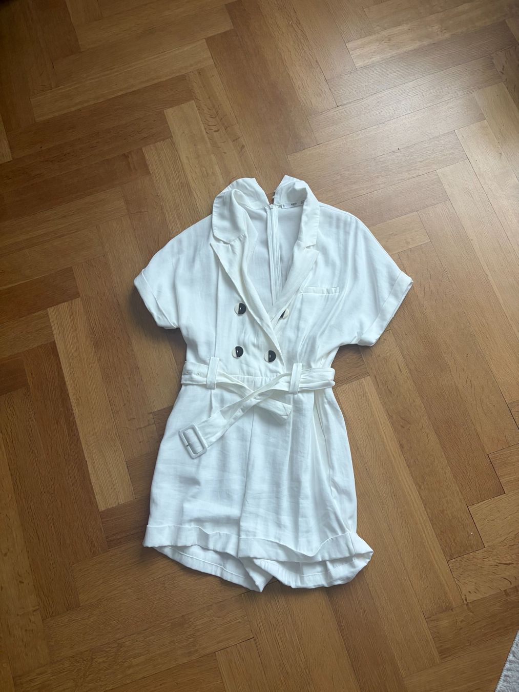 Mango Tute: Mango Jumpsuit Weiss – Nuovo (secondo la descrizione) da Bern venduto da sim_g75j