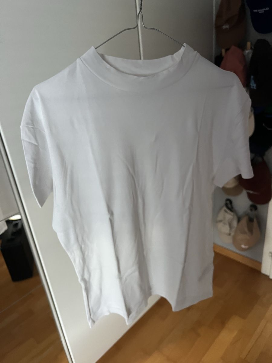 Cos T-Shirts: T shirt COS blanc – Gebraucht aus Villars-Ste-Croix von Maaaat