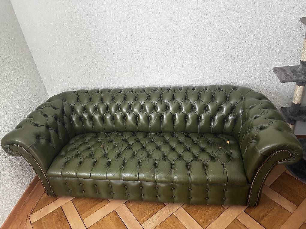 Chesterfield Divani: Canapé Chesterfield Cuir – Usato da Biel/Bienne venduto da Steven_Colin