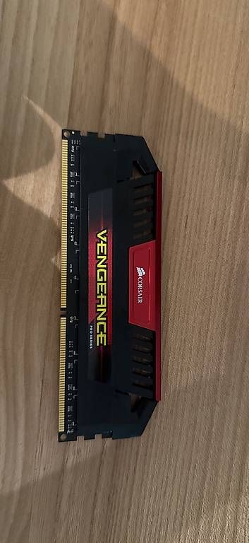 Memory / RAM: Corsair Vengeance Pro DDR3 RAM – Gebraucht aus Grenchen von Strassenschild_9 1
