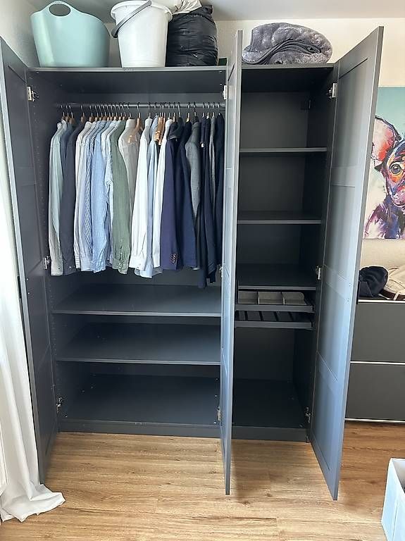 Schränke: IKEA Pax Schrank grau 150cm – Gebraucht aus Regensdorf von rob_c7xr 1