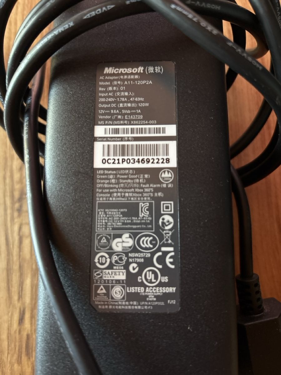 Microsoft Console: Xbox 360 Konsole schwarz gebraucht – Usato da Gerlafingen venduto da Marcryter 1