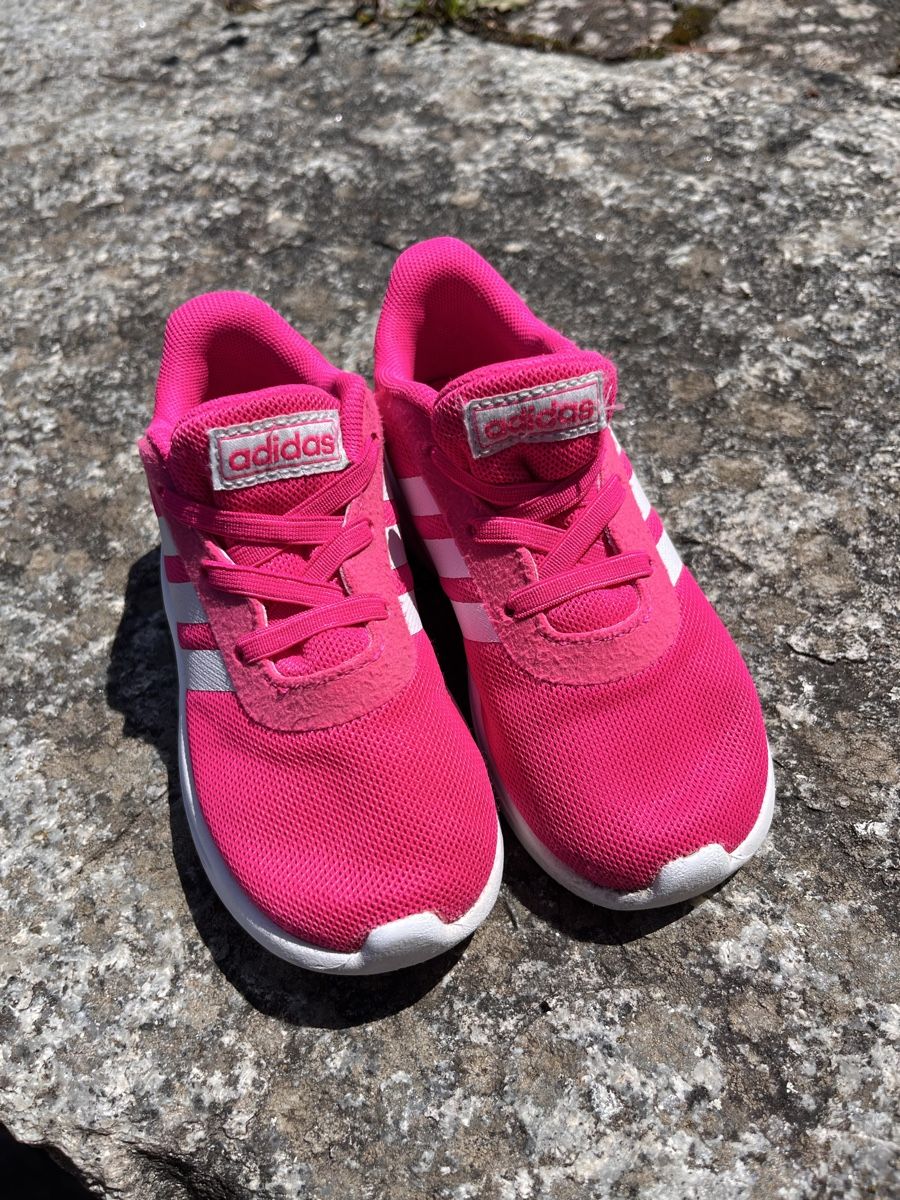 Adidas Schuhe für Mädchen: Sportschuhe Gr. 24 Mädchen – Gebraucht aus Salenstein von gal_npx7