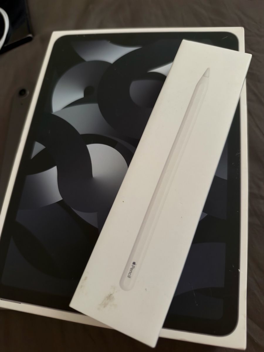 Tablettes PC: iPad Air – Neuf (Voir description) à Minusio par jul_sb2h 1