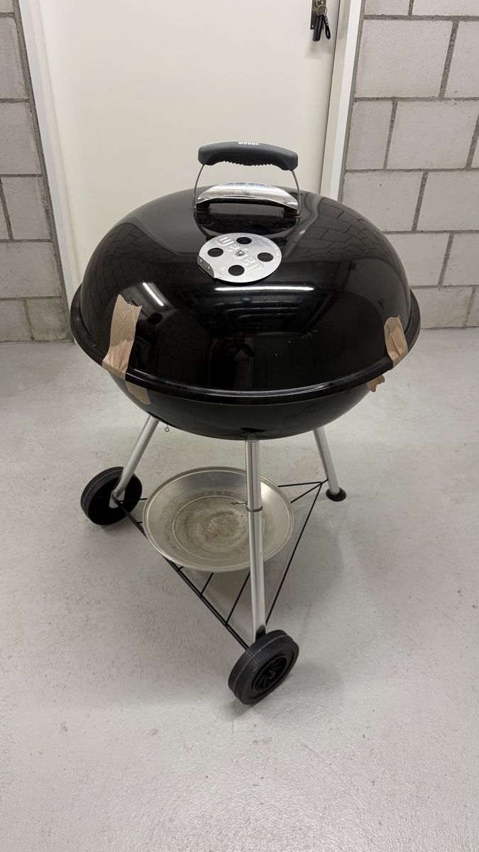 Weber Griglie: Weber Holzkohlengrill – Usato da Therwil venduto da Dispersion 2