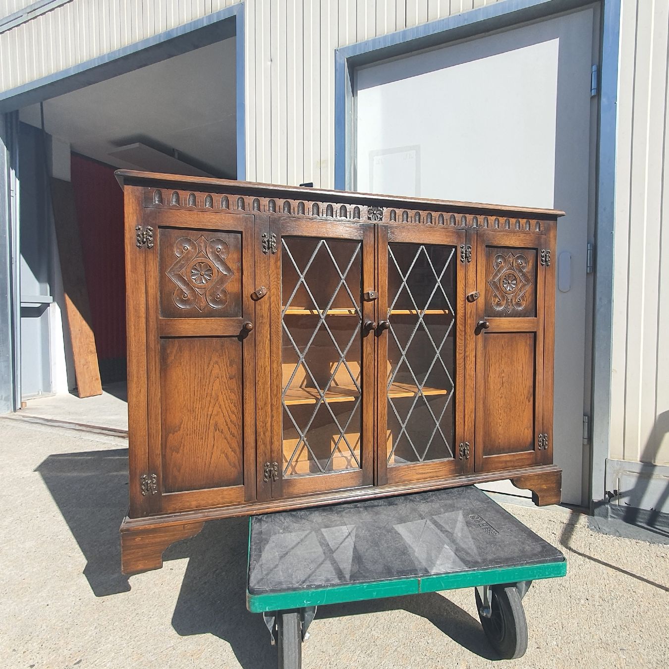 Credenze: Buffet 130x 90x28. bel etat, vitré – Usato da DUGNY (-Leytron) venduto da Rdeny 3