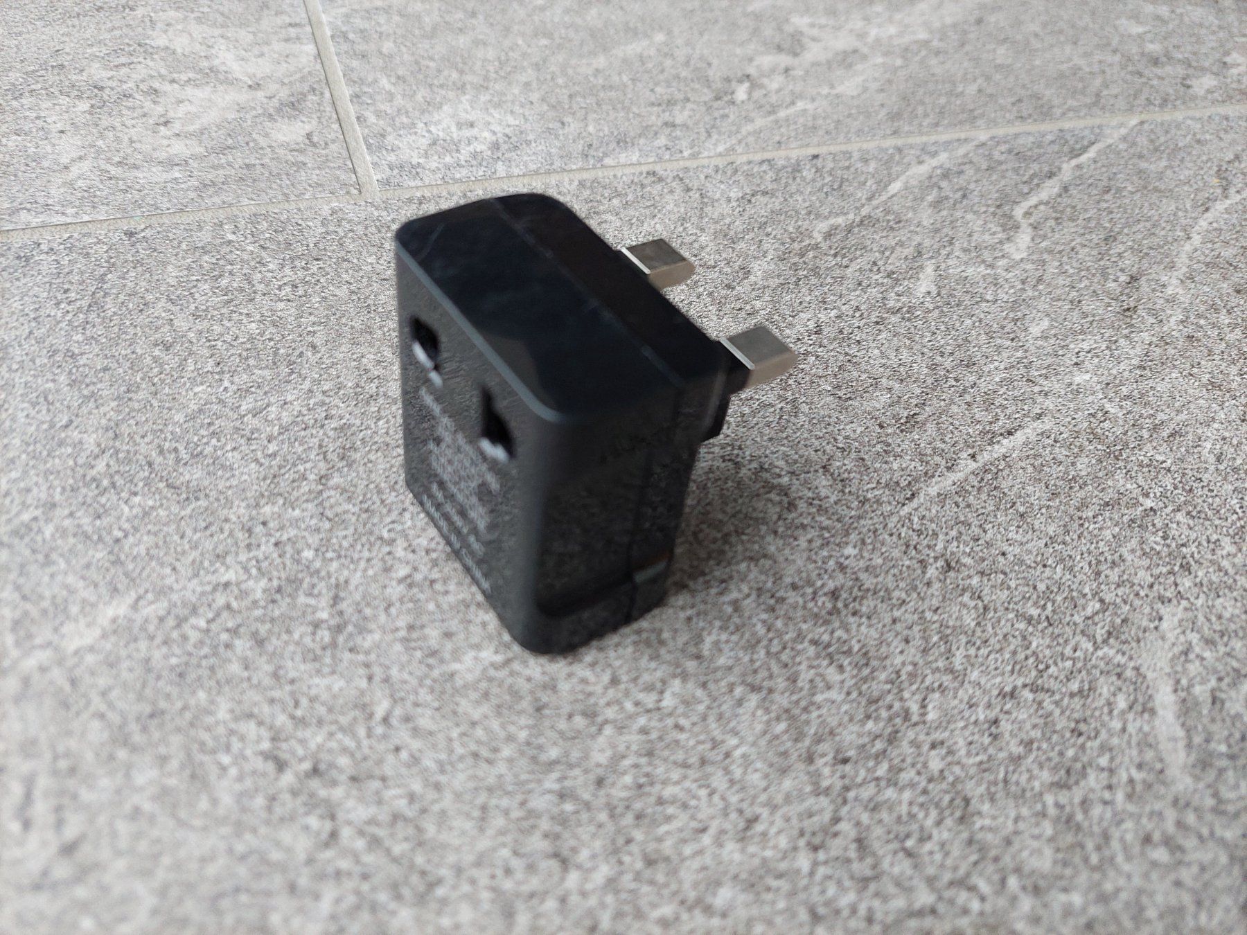 Unità & Adattatore: US -Adapter mit UK - Stecker – Usato da Wiesendangen venduto da troawus 3