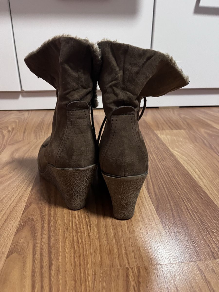 Scarpe da donna: Winter Absatzschuhe – Usato da Romanshorn venduto da Luette19 2