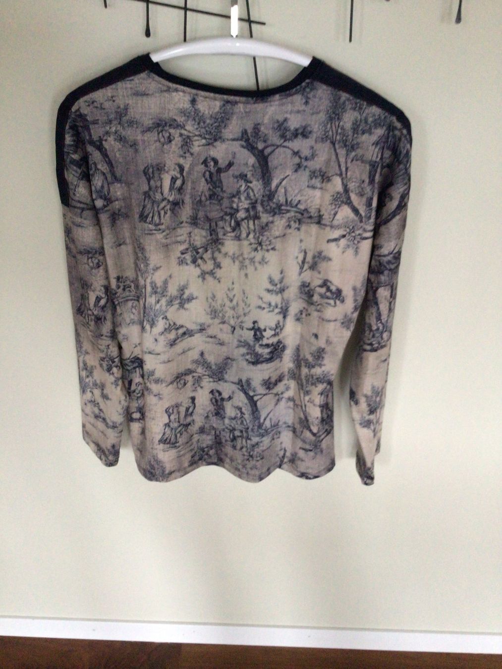 Pullover & Sweatshirts: Sweater – Gebraucht aus Zürich von ArmariodeRuth_Senora 1