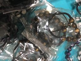 Lot de 56 bracelets shamballa en liquidation