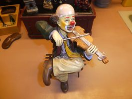 Figur Clown spielt Violine mit Bank gute Erhaltung