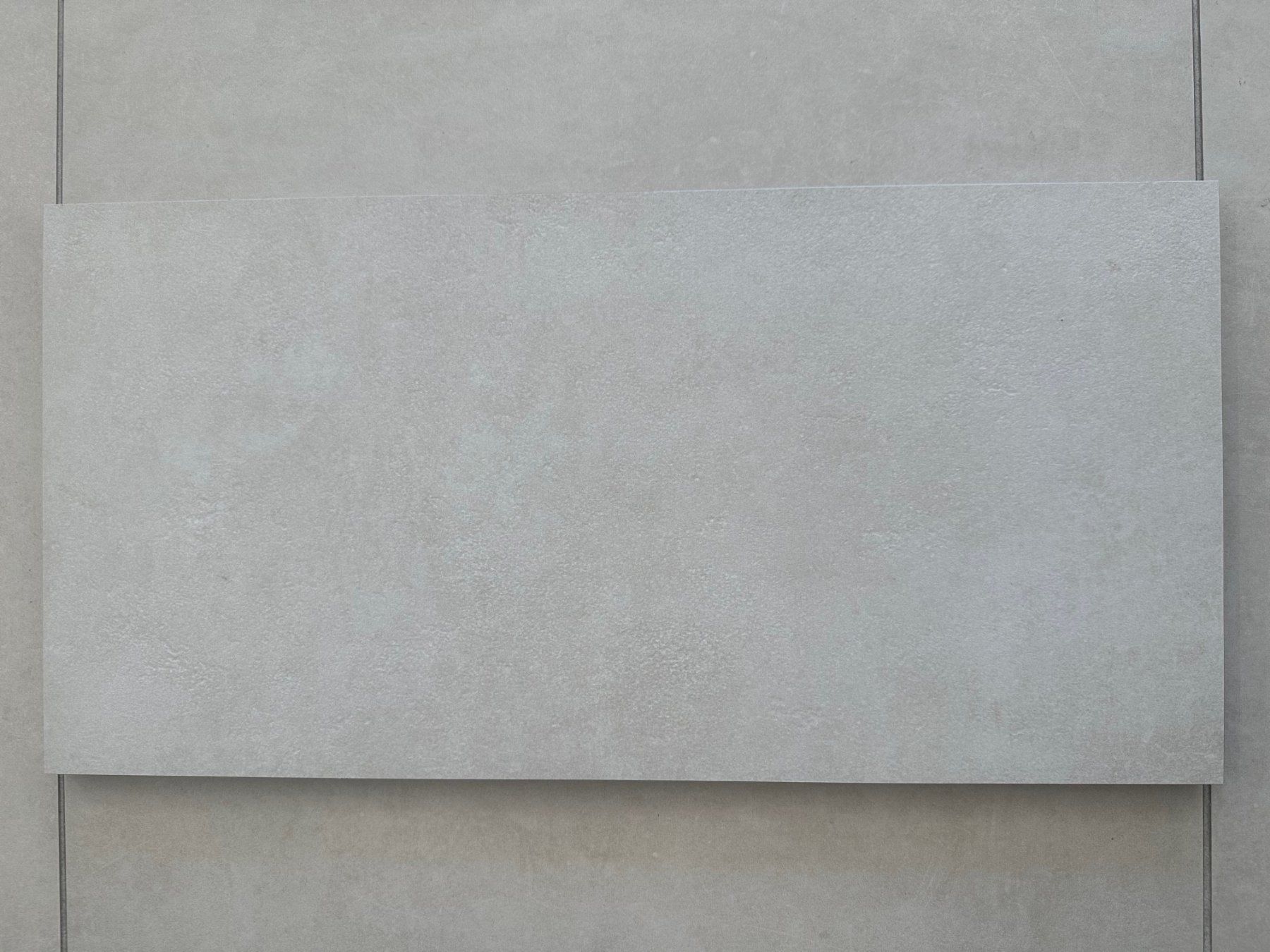 Bodenbeläge: Restposten Feinsteinzeug CODEC WHITE 30x60cm*Aktion Lager – Neu und originalverpackt aus Altdorf UR von floorandmore