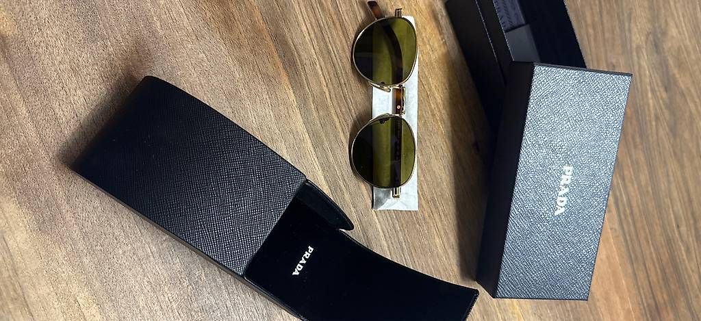 Prada Occhiali & Lenti: NEU! Prada Sonnenbrille PR B52S 5AK09Z – Nuovo (secondo la descrizione) da Zürich venduto da tgbpk 1