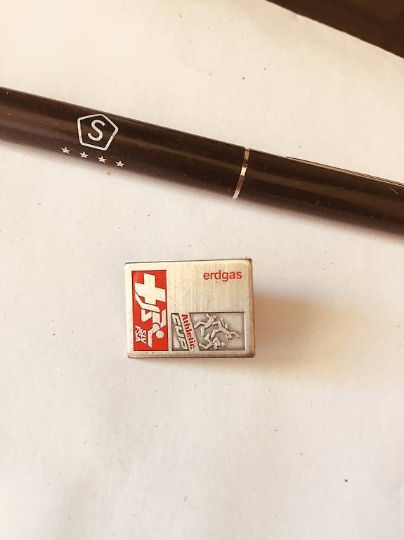 Broschen & Nadeln: Buttons Erdgas Athletic Cup – Neu (gemäss Beschreibung) aus Zürich von gol_jc2x