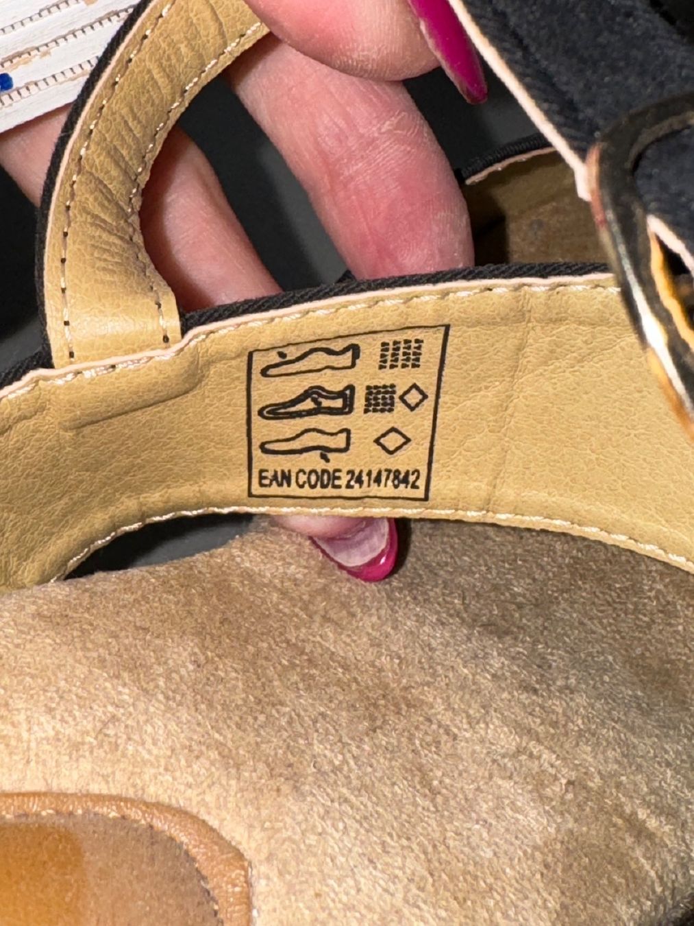Damenschuhe: Schwarze Keilsandaletten Gr. 41 – Gebraucht aus Grosswangen von shoes.bags.and.co 4