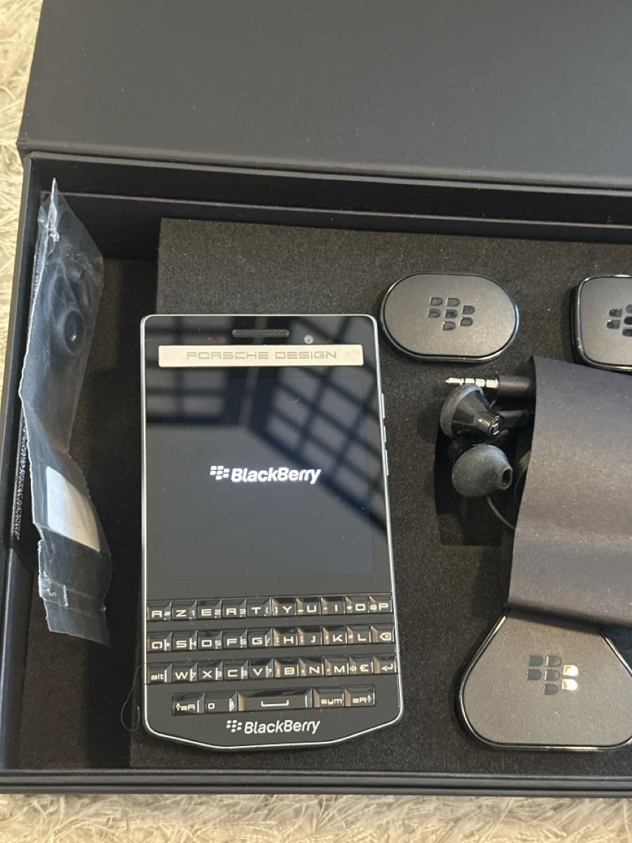 Blackberry Handys / Smartphones: BlackBerry Porsche P9983 – Gebraucht aus Uitikon Waldegg von Amour_Zurich 3