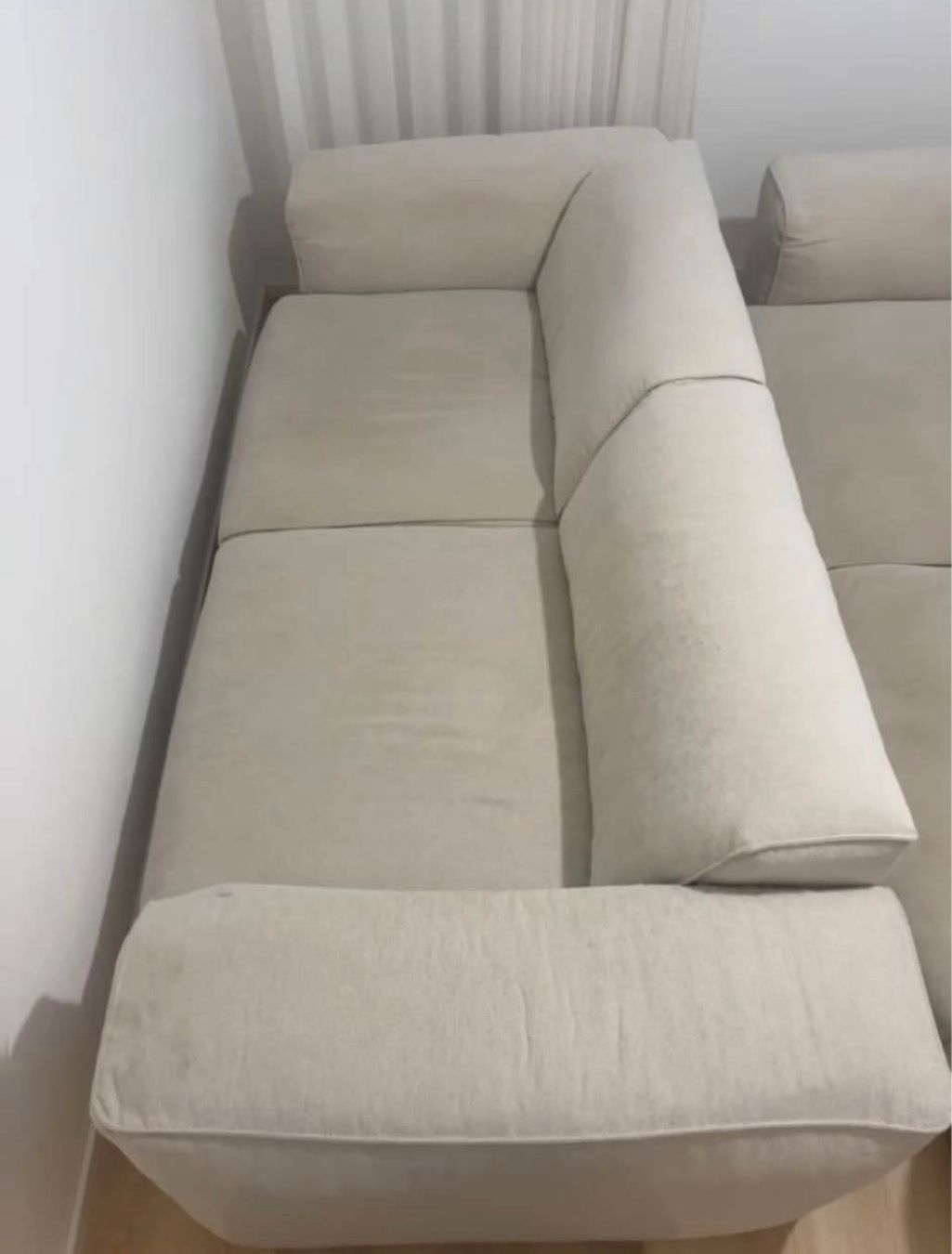 Divani: 2 Sofas 2-Sitzer Stoff hellbeige guter Zustand gebraucht – Usato da Muttenz venduto da dan_zfh7 2