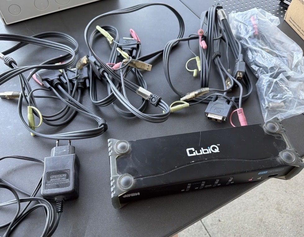 PC: Aten KVM Switch CS1764A KVM-Switch, 4-Port – Usato da Sumiswald venduto da Katja-Yves 3