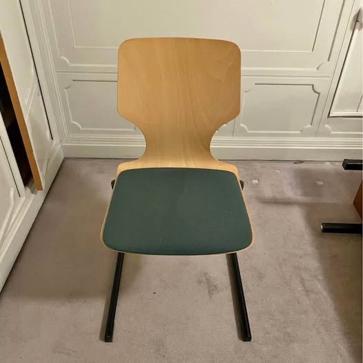 Stühle: chaise – Gebraucht aus Lausanne von bia_6gt9