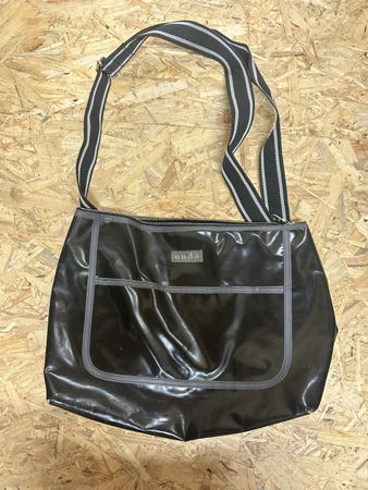 Nuda black vinyl bag with adjustable strap 