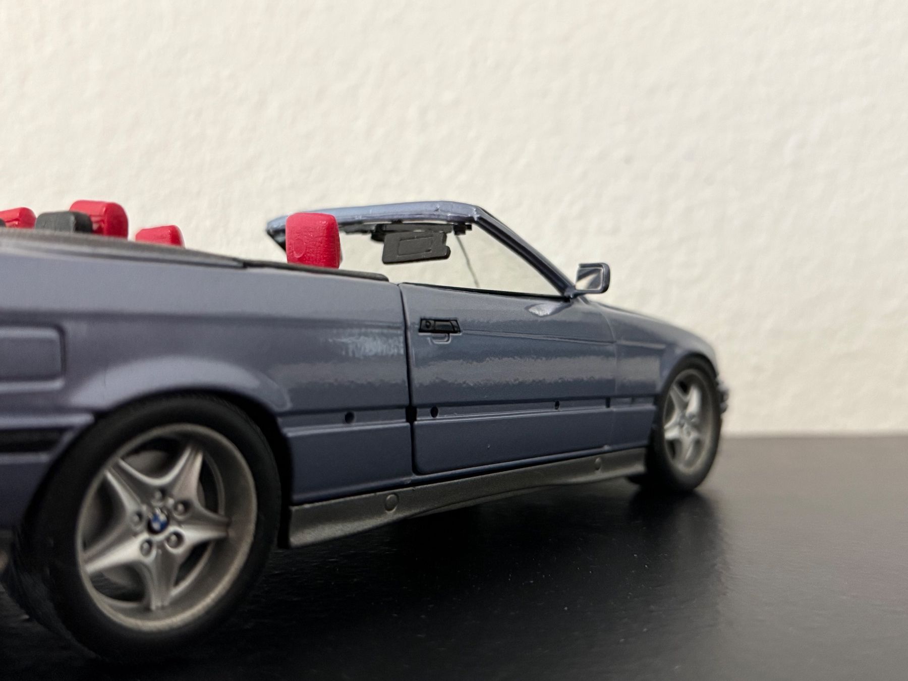 BMW Modellini d'auto: BMW 325i E36 Cabrio 1:18 Maisto – Usato da Bülach venduto da Meti2023 7