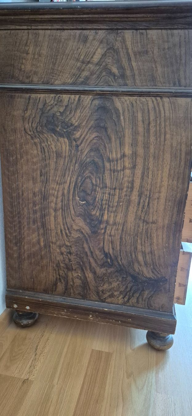 Cassettiere: Antike Holz-Kommode mit 4 Schubladen – Usato da Chur venduto da PanzerGren 2