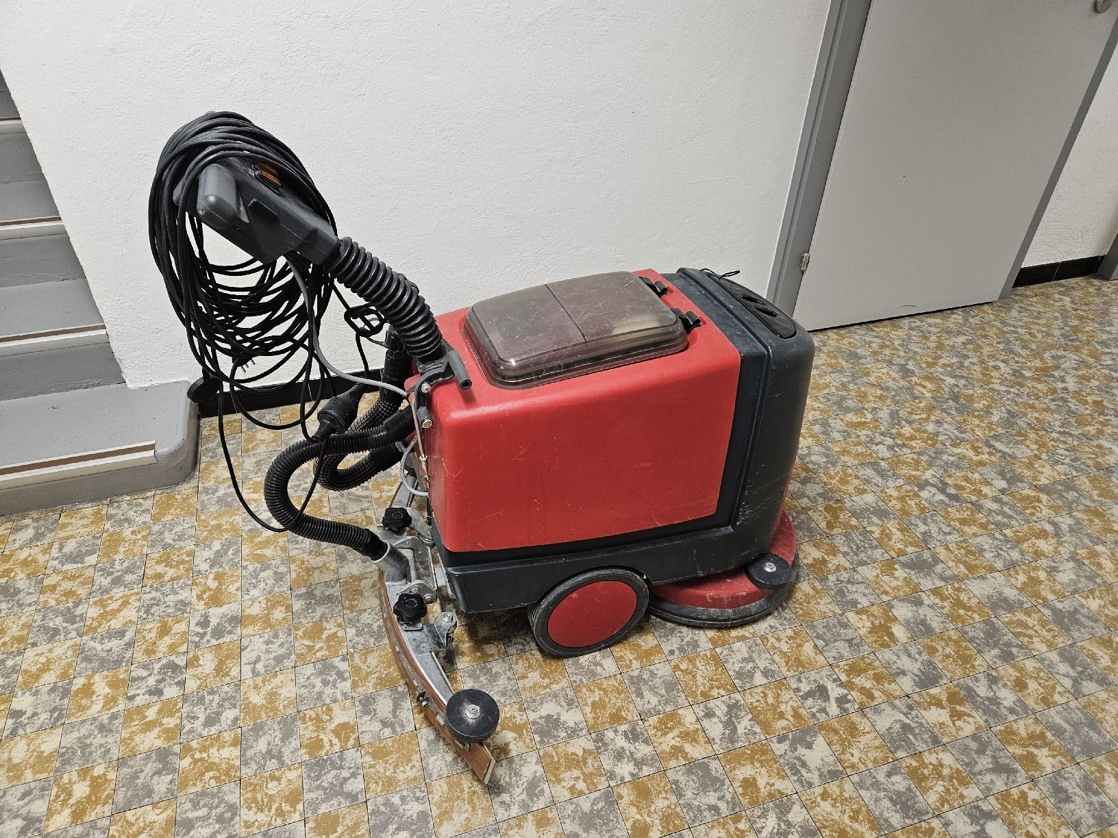 Cleanfix Alle Maschinen: Scheuersaugmaschine Cleanfix RA 431E – Gebraucht aus Wünnewil von blechlefreak
