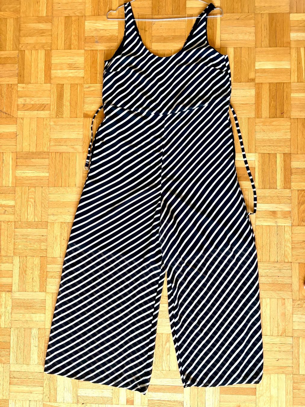 H&M Jumpsuits: Jumpsuit H&M T36 – Neu und originalverpackt aus Lausanne von Aylinou