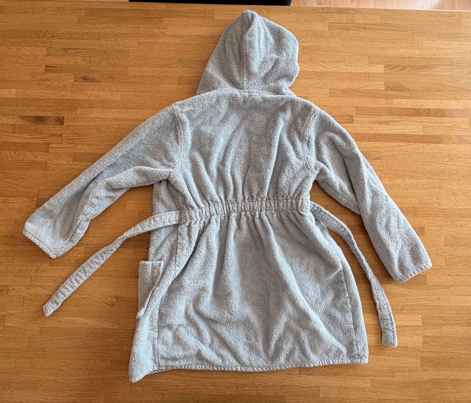 Accappatoi: Bademantel - VERBAUDET hellblau grau Gr. 128 – Usato da Winterthur venduto da Secondhand-Family 3