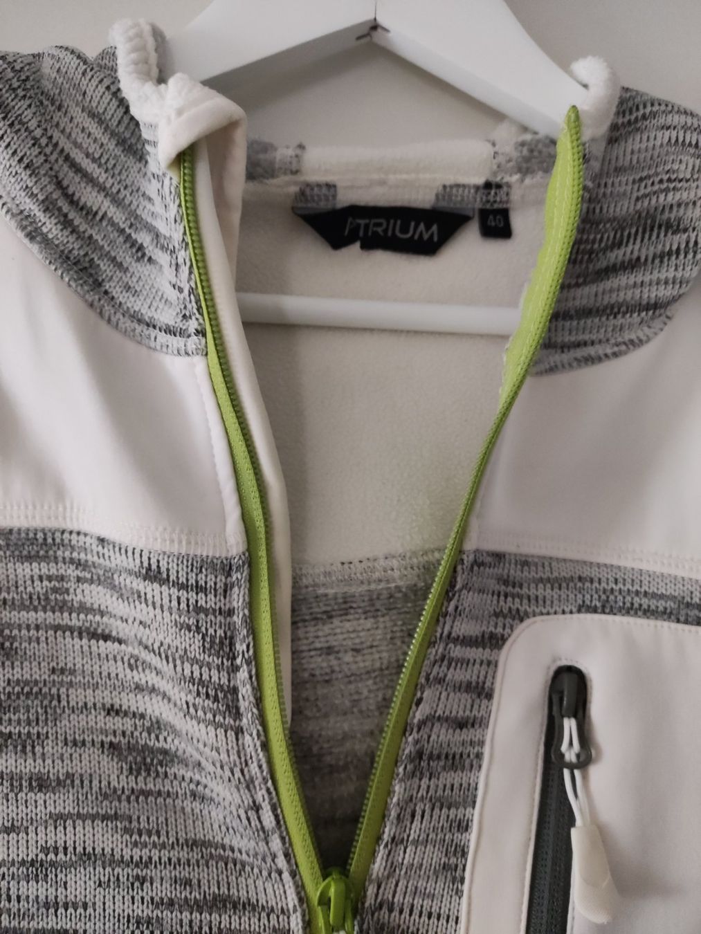 Giacche: Pullover Jacke Atrium Neuwertig 40 – Nuovo (secondo la descrizione) da Münchenbuchsee venduto da Cori1968 1