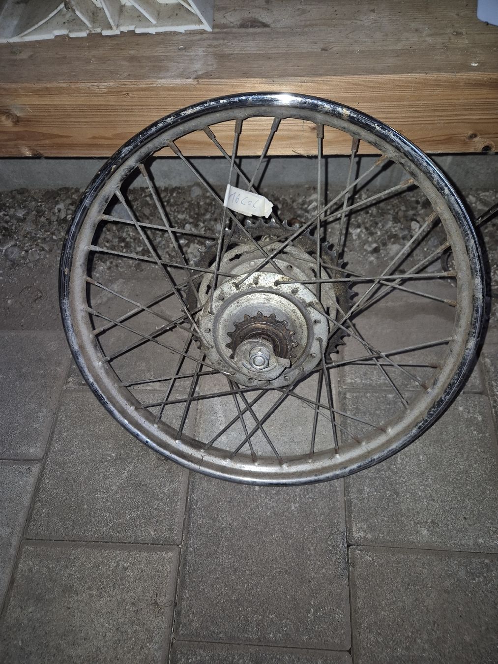 Parti ricambio per ciclomotori: Mofa Hinterrad 16 Zoll – Usato da Neuenkirch venduto da etaner62