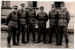 Soldatengruppe, Fotokarte, datiert 1956