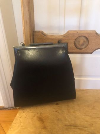 Schwarze Handtasche aus Leder