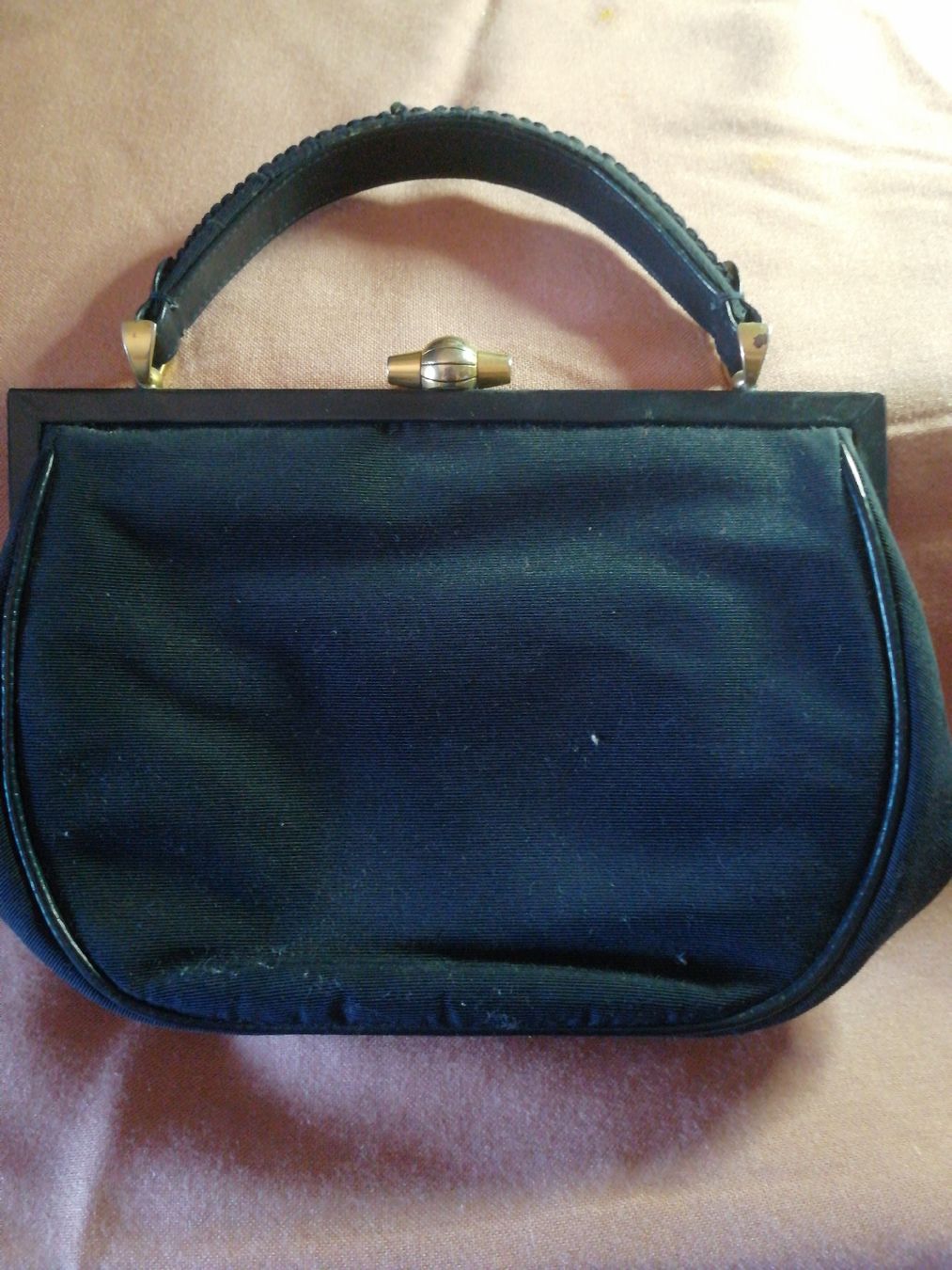 Borse da donna: Borsa vintage nera con perline – Usato da Viganello venduto da sor_dcq8 1