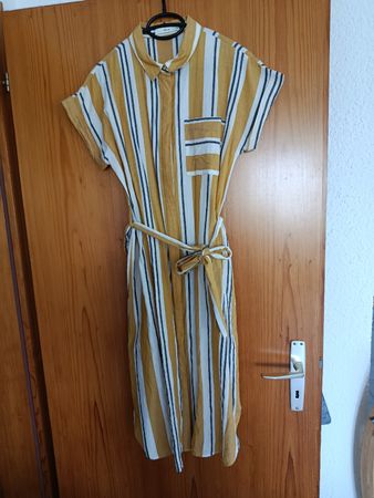 Sommerliches Streifenkleid mit Gürtel, Grösse M, neu