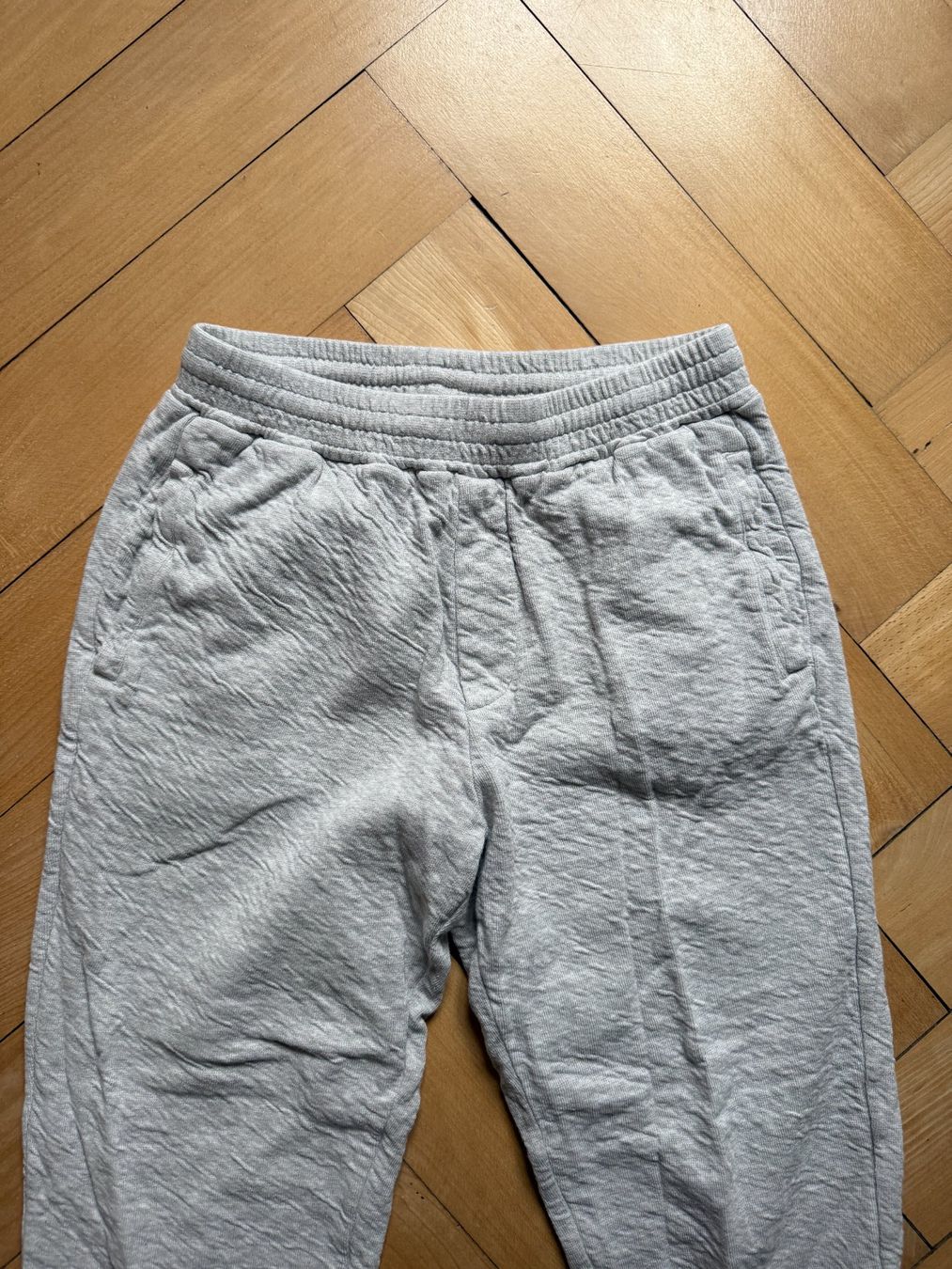 Pantaloni: AMERICAN VINTAGE - Trainerhose hellgrau S – Usato da Zürich venduto da Diazaio 1