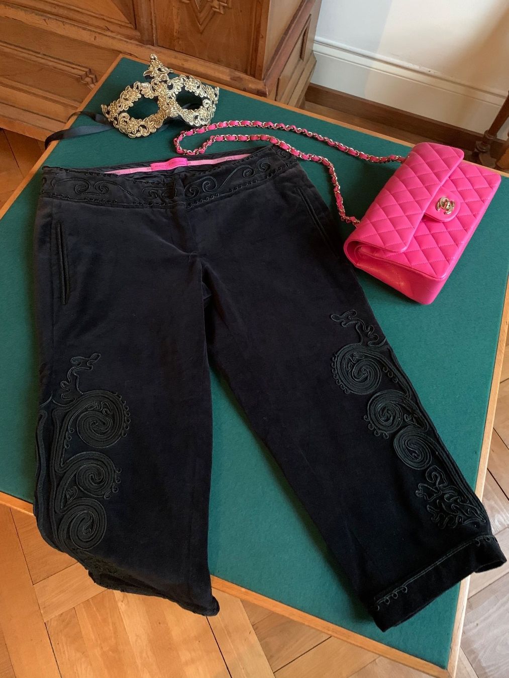 Pantaloni: Die schönsten Capri-Hosen der absolute Trend  100% Samt – Nuovo (secondo la descrizione) da Interlaken venduto da Bona55