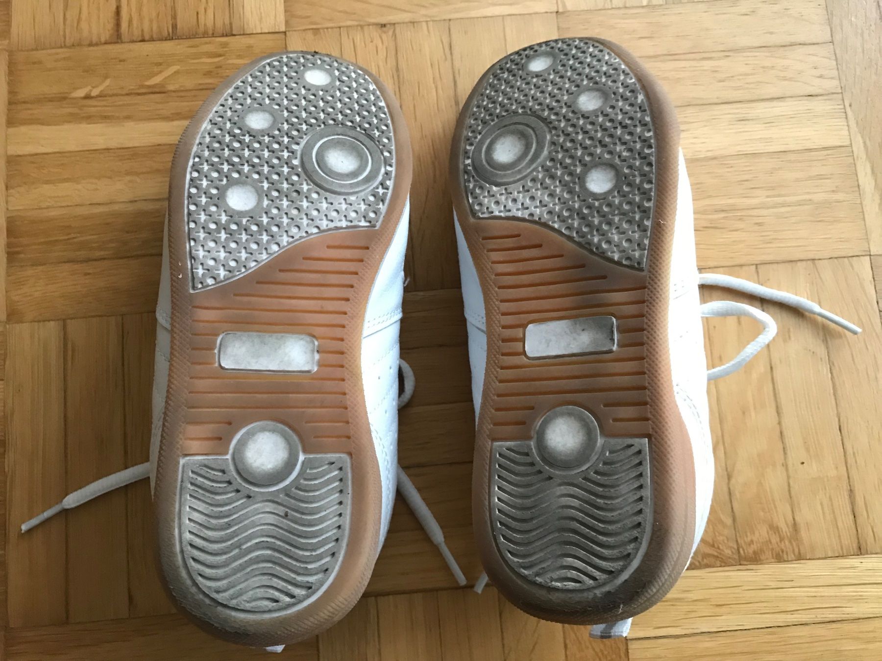 Schuhe für Mädchen: Turnschuhe von Kids Grösse 32 weiss – Gebraucht aus Emmenbrücke von Hathor123 3