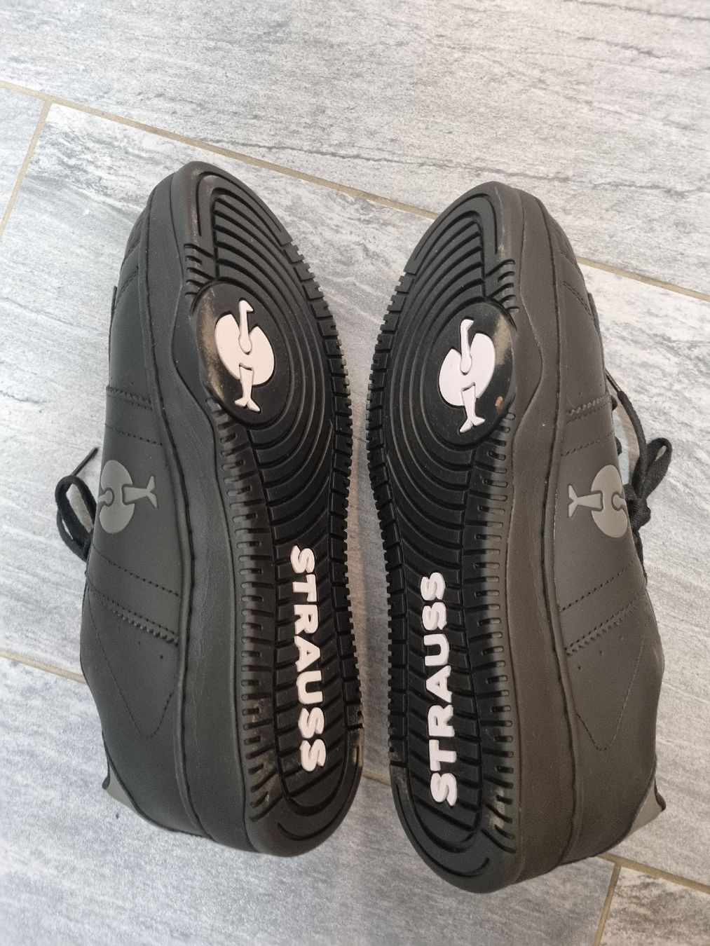 Engelbert Strauss Scarpe da uomo: Arbeitsschuhe Engelbert Strauss S1 Grösse 43 schwarz  – Usato da Meisterschwanden venduto da fibe84 4