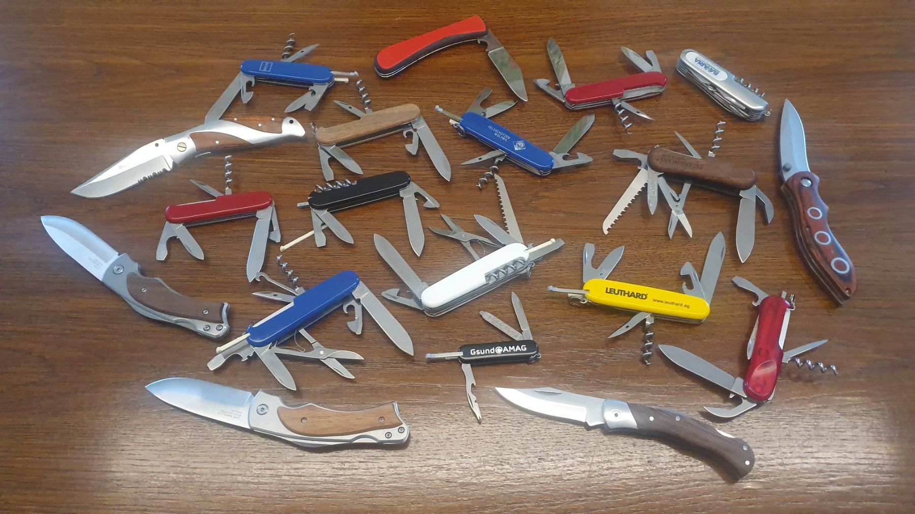 Victorinox Coltelli tascabile: 19 Sackmesser als Konvolut – Usato da Härkingen venduto da MarianneSi 1